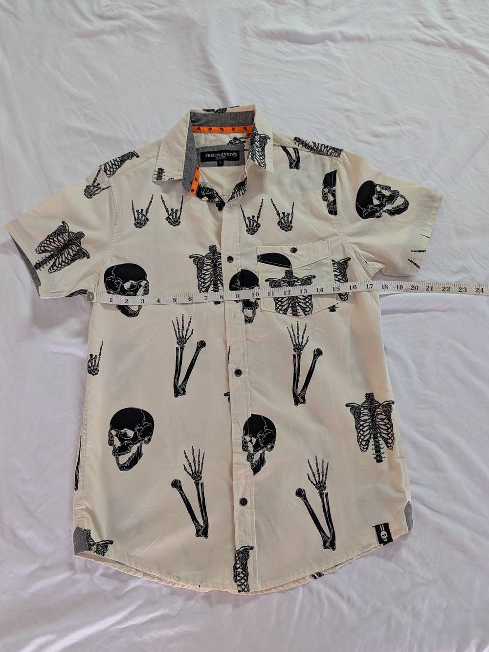 Free Planet Men's Cream Short-Sleeve Skull Print Shirt